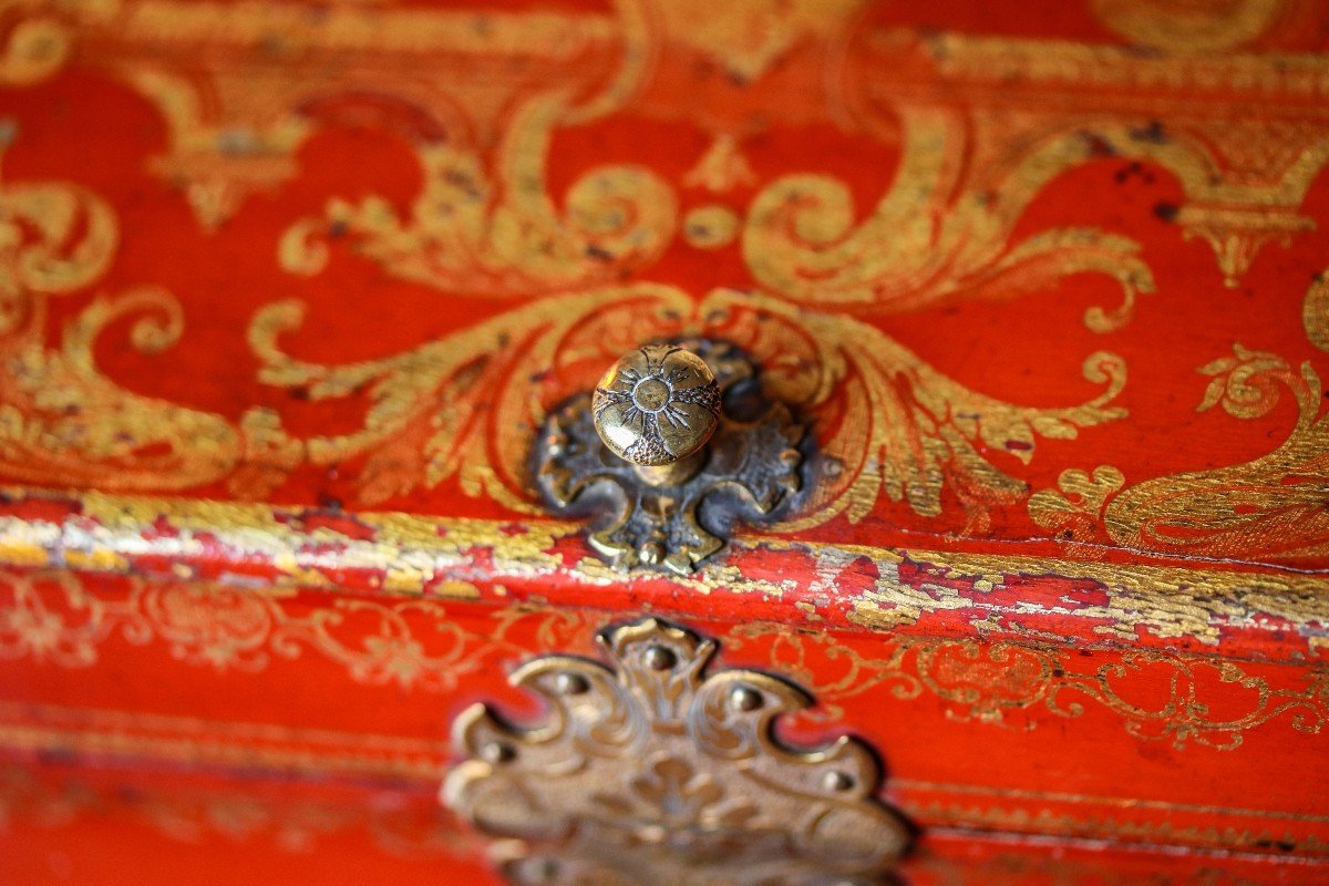 Very Rare Pair Of Toilet Boxes In Red And Gold Varnish-photo-3