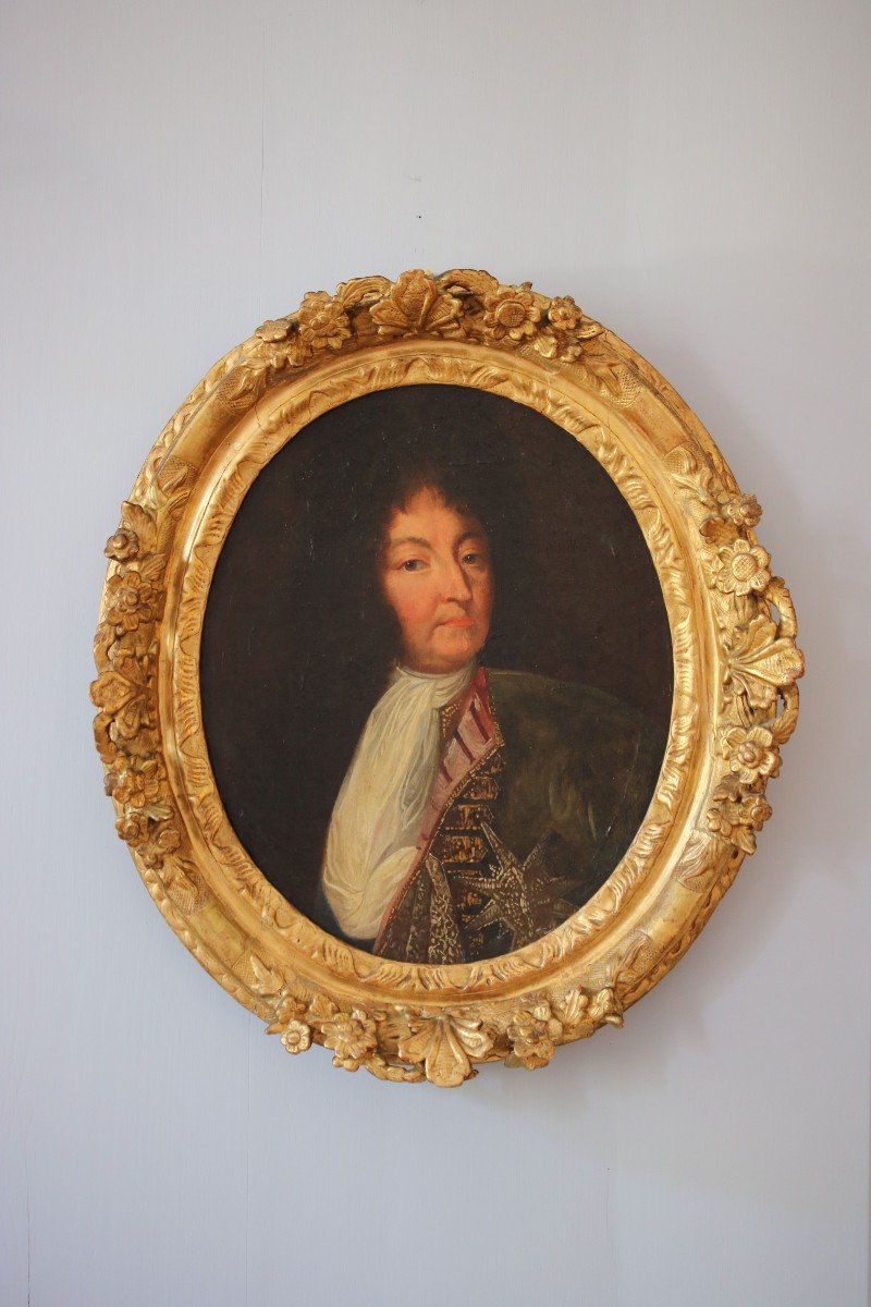 Portrait Ovale Représentant Louis XIV