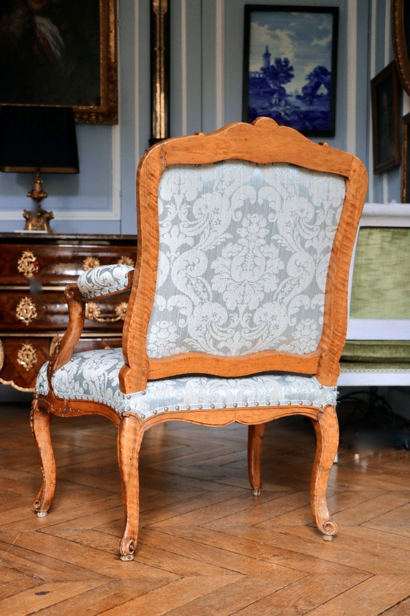 Pair Of Queen's Armchairs In Molded And Carved Beech -photo-2