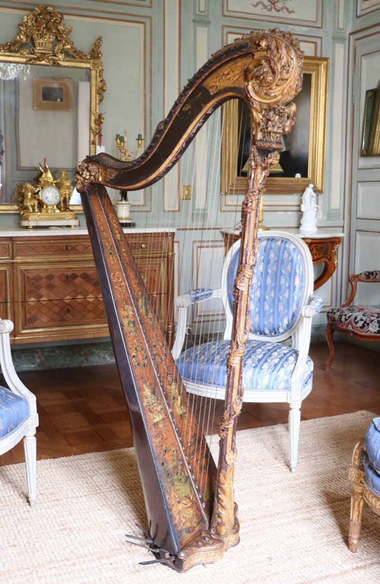 Harpe à Pédales En Bois Doré Et Sculpté, époque Louis XVI