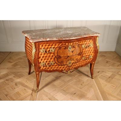 Commode Galbée, époque Louis XV, Marqueterie, Bronze Doré, Est De La France.