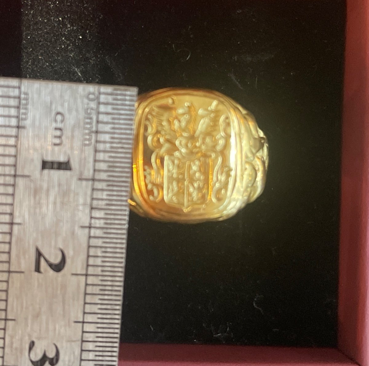 18ct Gold Signet Ring-photo-3