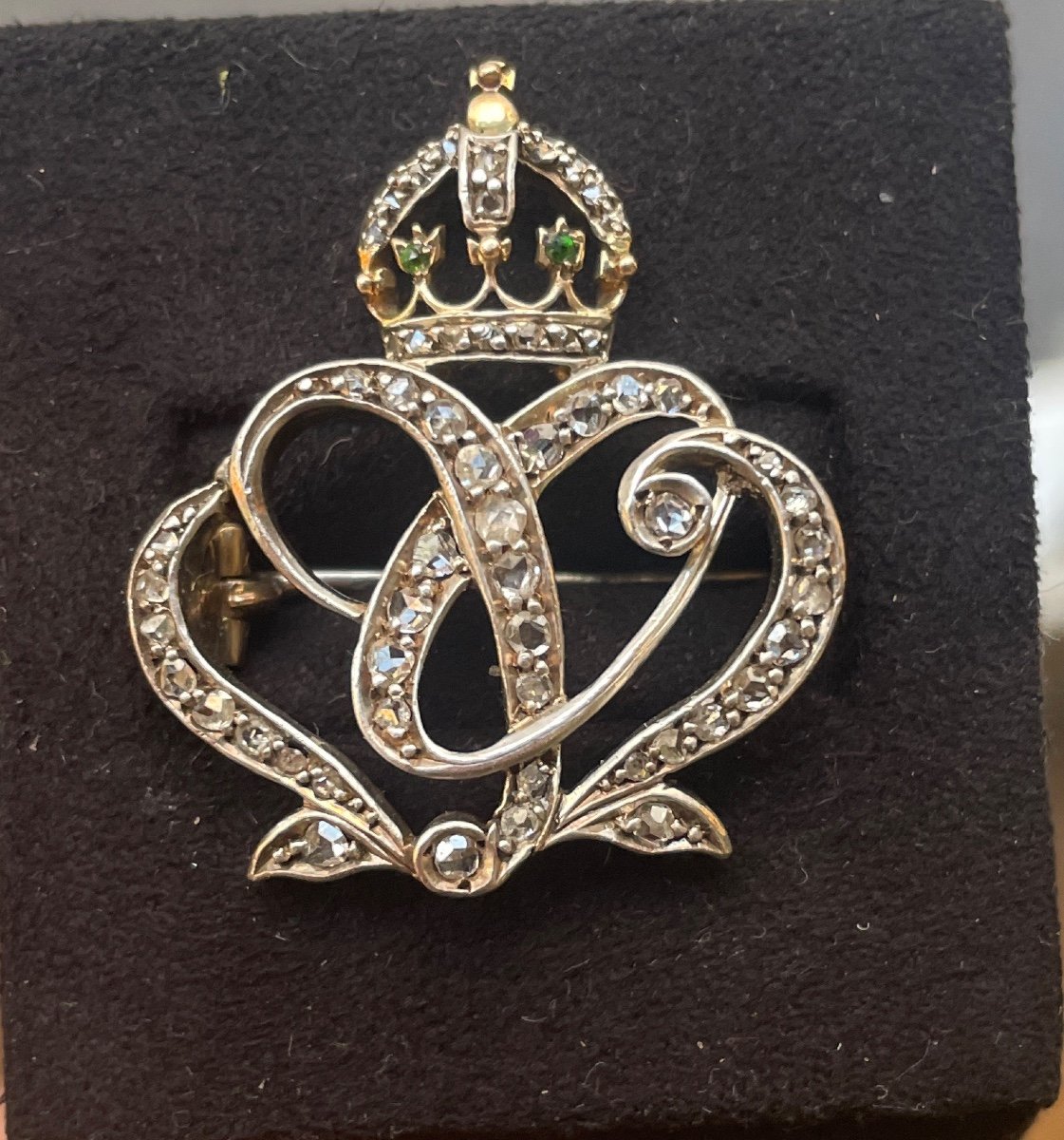 Broche couronne  Or Et Argent Sertie De Diamants “ Roses” 