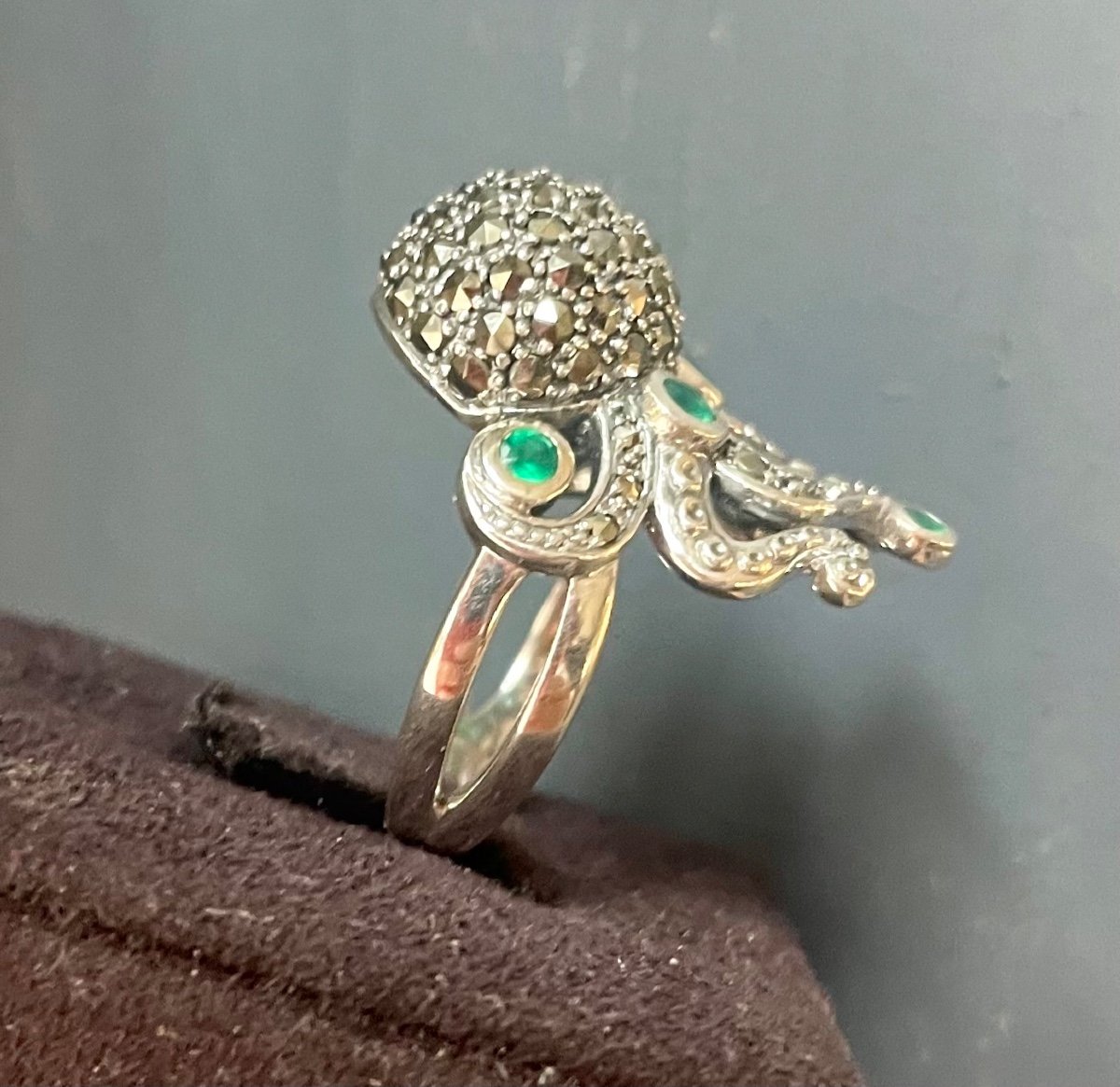 Silver Ring Set With Marcasite And Green Agate -photo-2