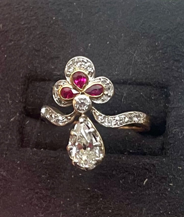 Bague Duchesse Or Jaune Or Blanc Diamants Rubis