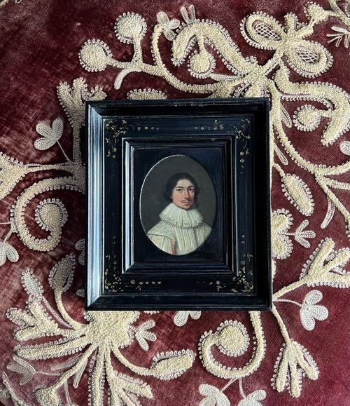 Early 17th Century Oil On Copper Portrait Of A Gentleman (c.1610)-photo-1