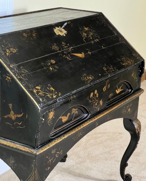 Rare Early 18th Century Chinese Black Lacquer Export Desk -photo-2