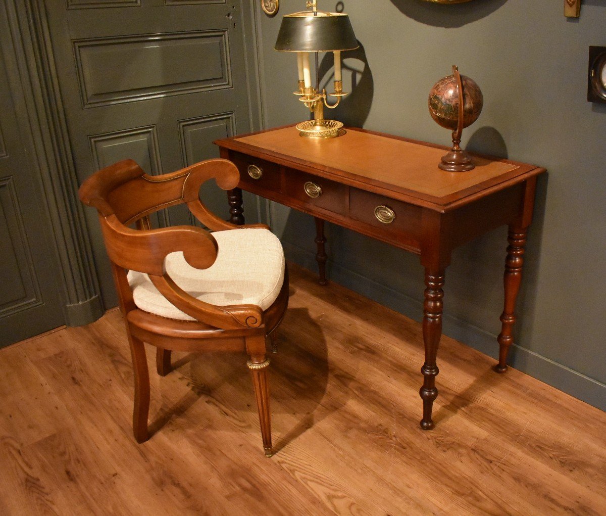 Mahogany Writing Table-photo-6