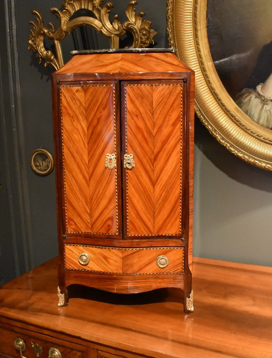 Armoire De Maîtrise En Maîtrise De Style Louis XV-photo-3