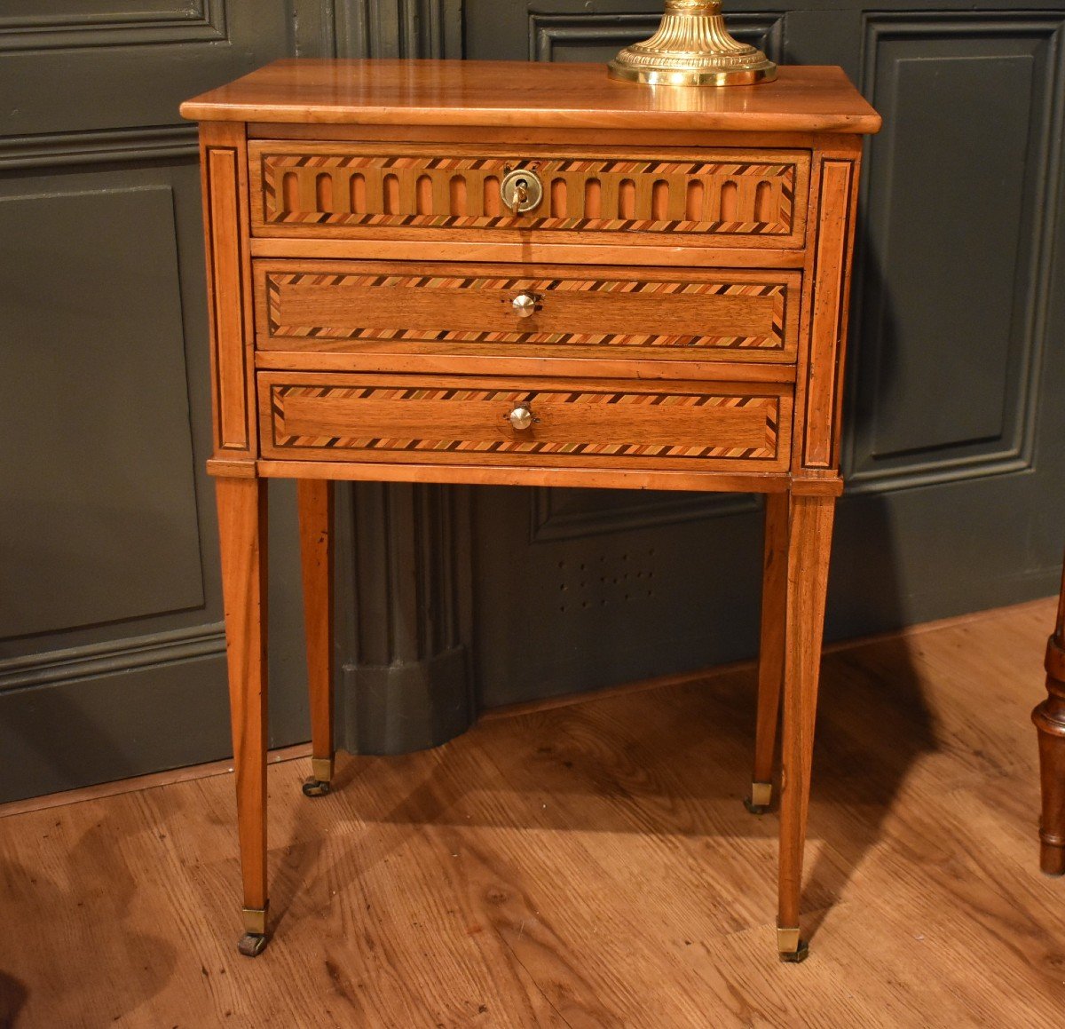 Walnut And Marquetry Chiffonnière Table-photo-3