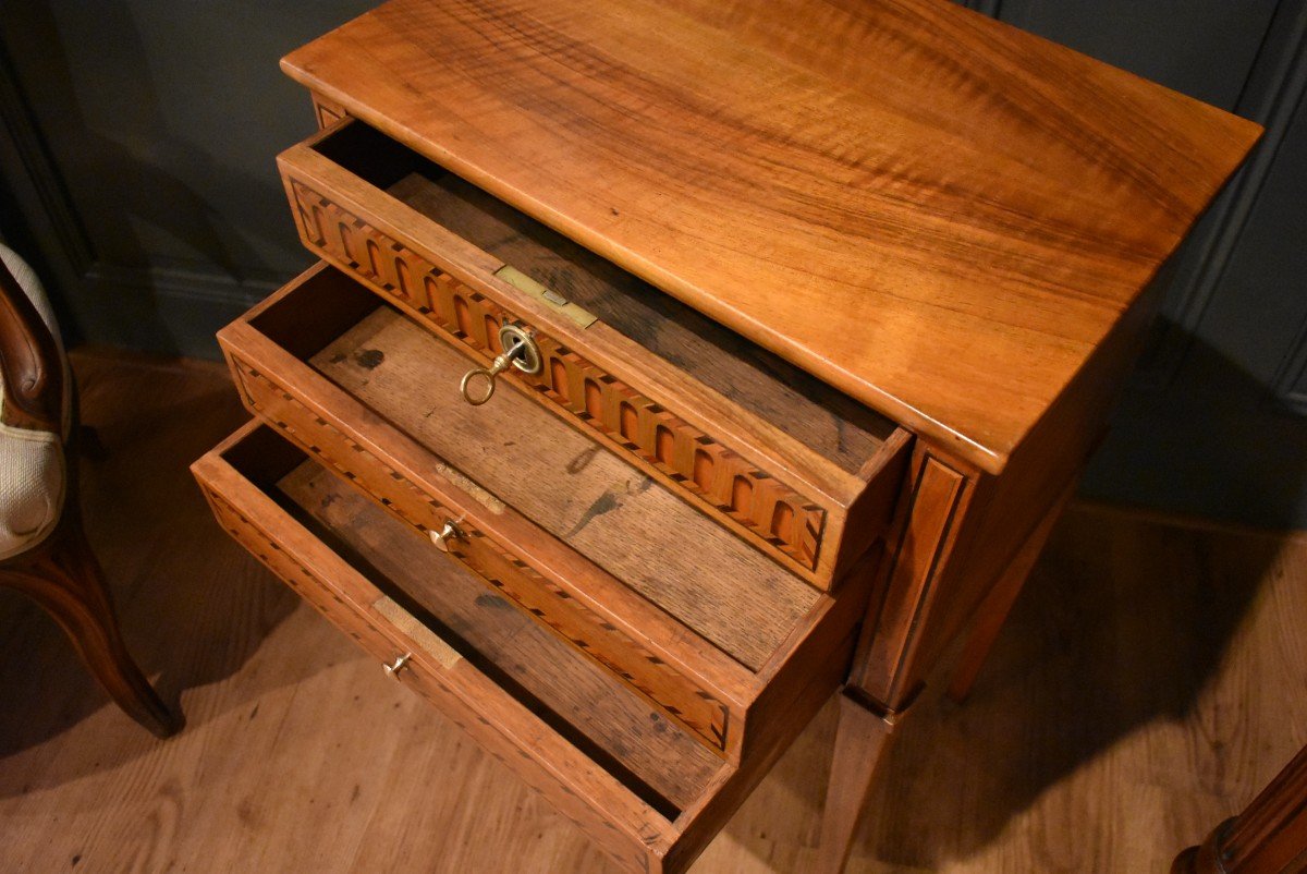 Walnut And Marquetry Chiffonnière Table-photo-3