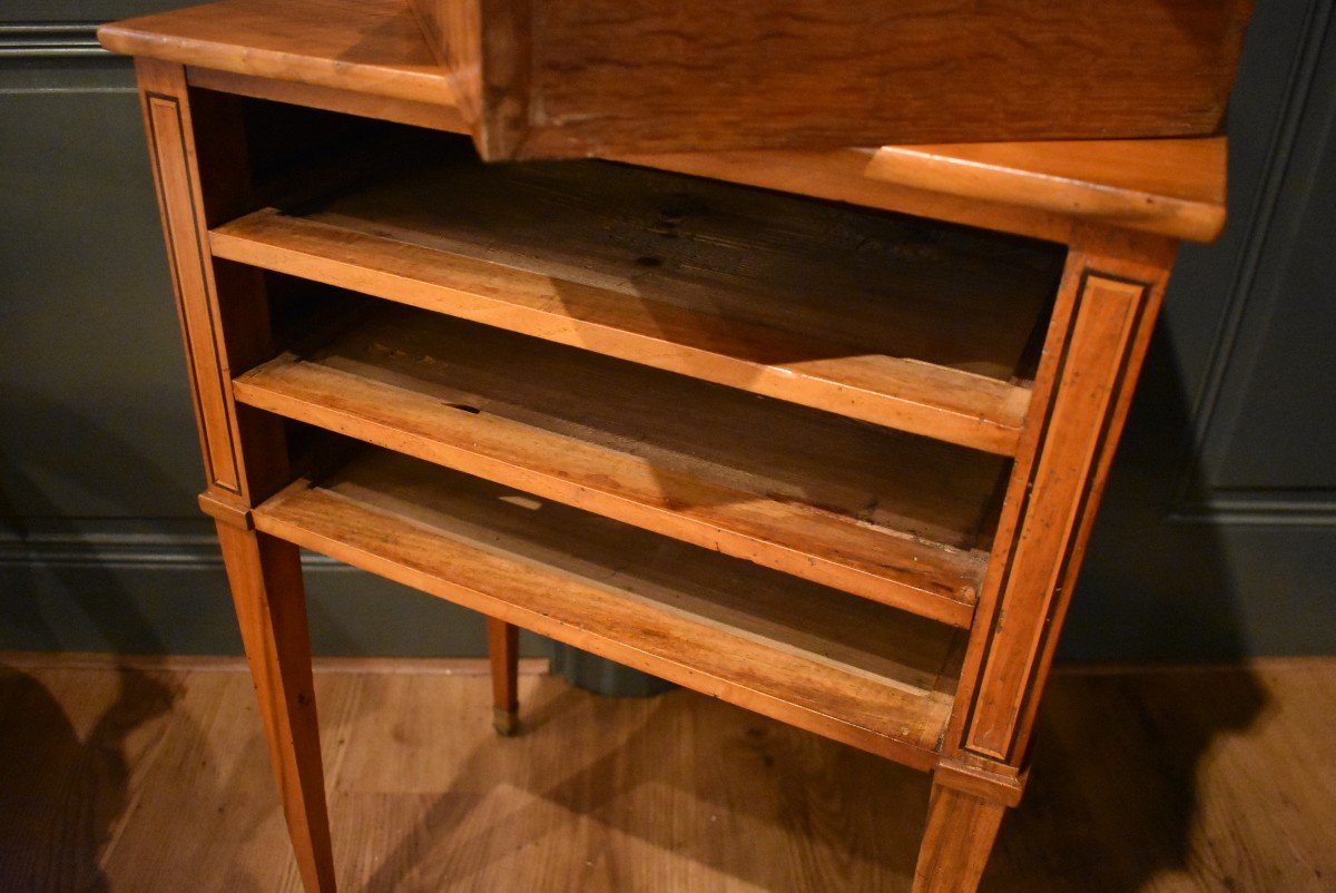 Walnut And Marquetry Chiffonnière Table-photo-5