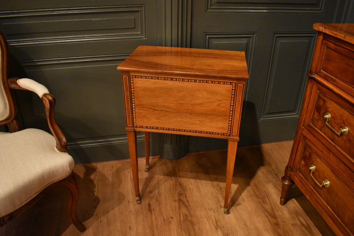 Walnut And Marquetry Chiffonnière Table-photo-7