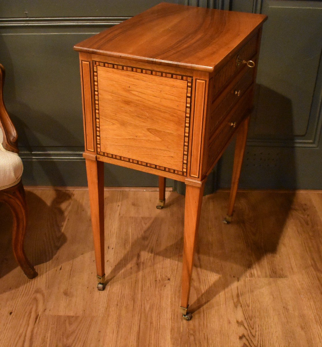 Walnut And Marquetry Chiffonnière Table-photo-8