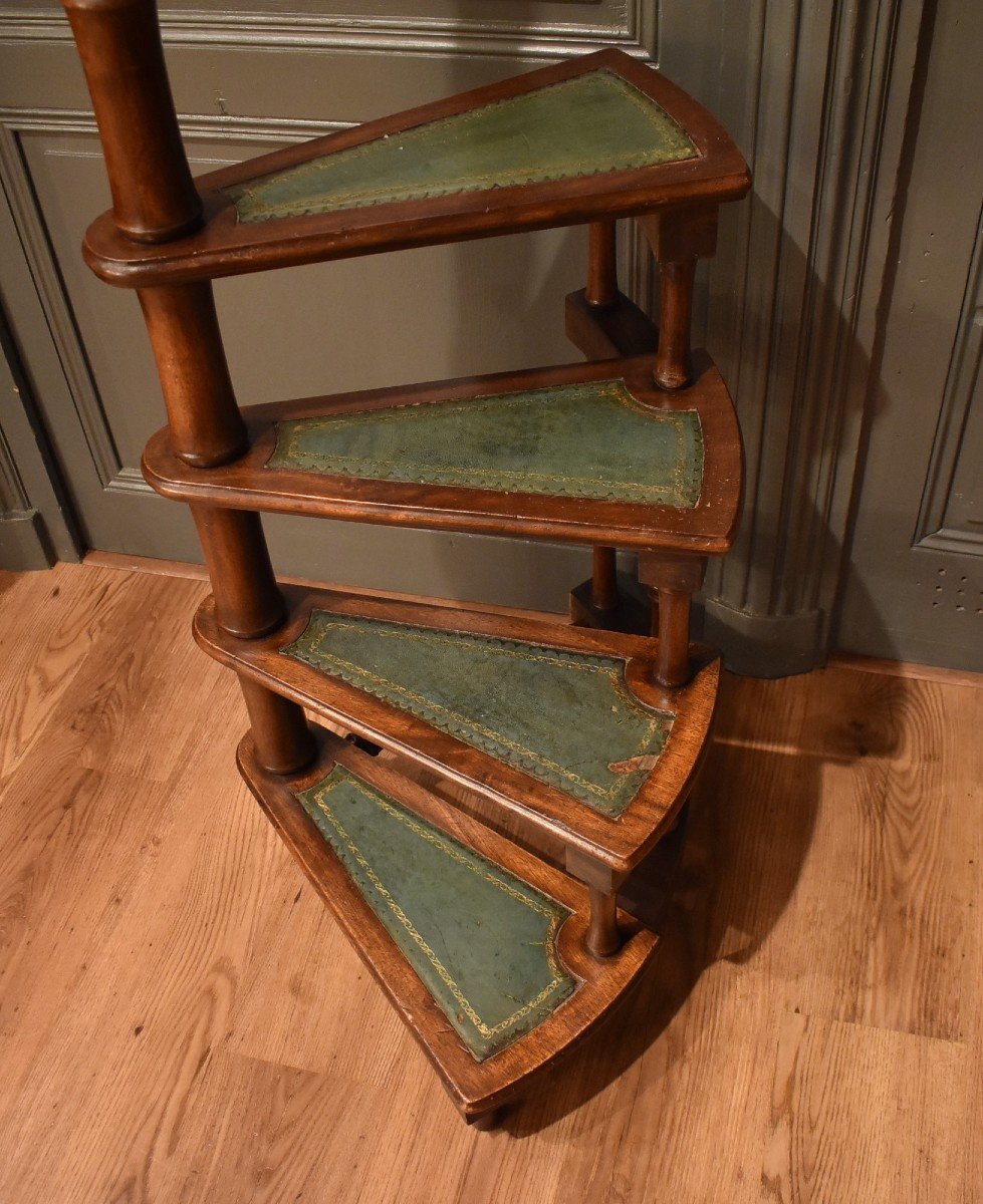 Large Library Stepladder-photo-2