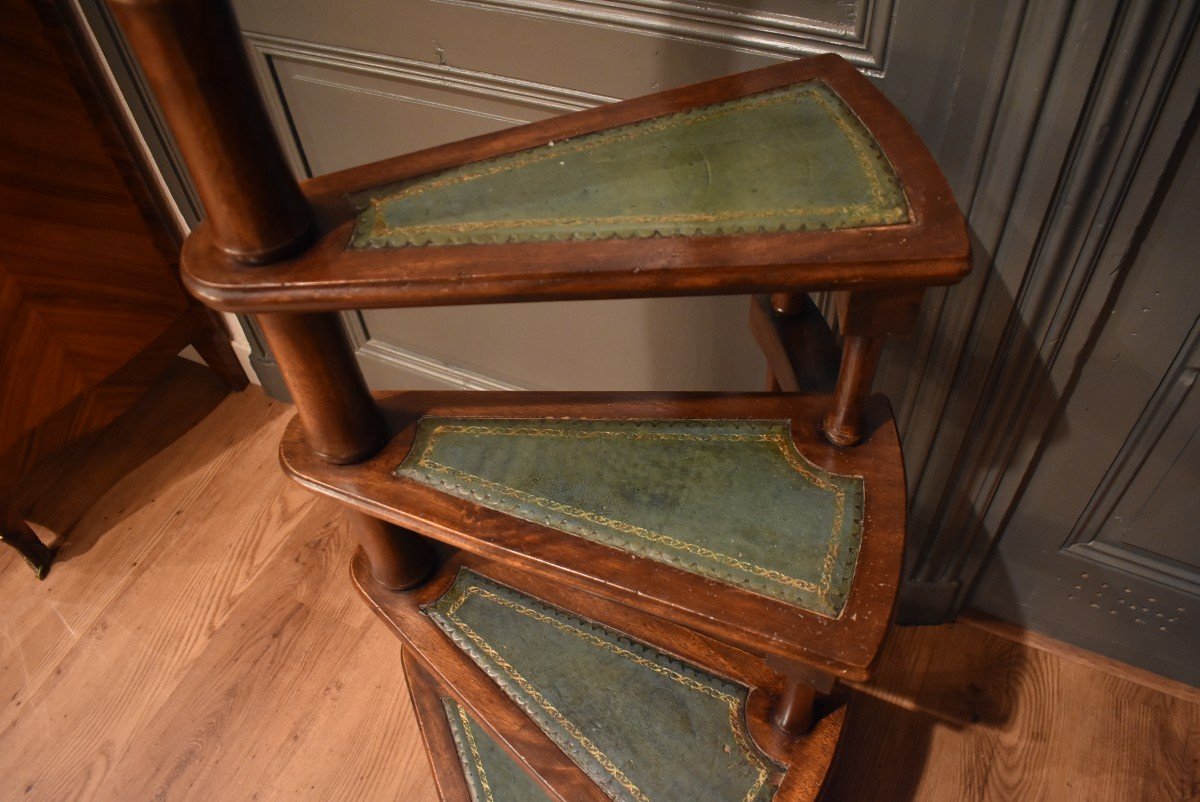 Large Library Stepladder-photo-3