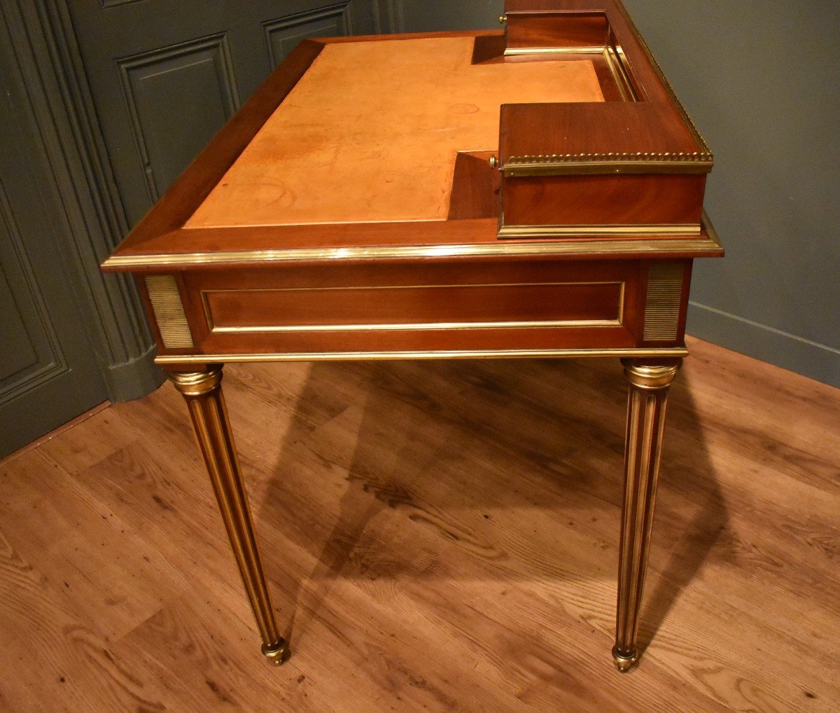 Small Louis XVI Style Mahogany Desk-photo-3