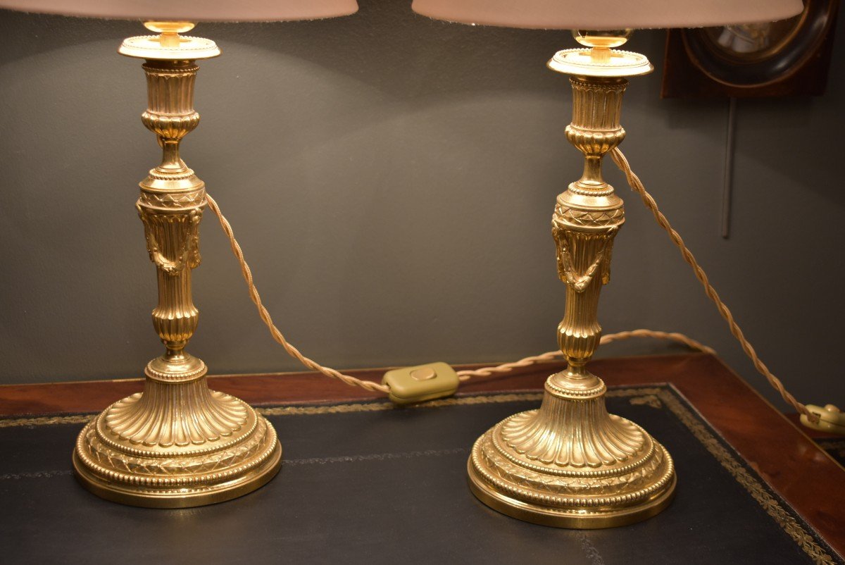 Pair Of Louis XVI Style Lamps  Of Gilded Bronze-photo-4