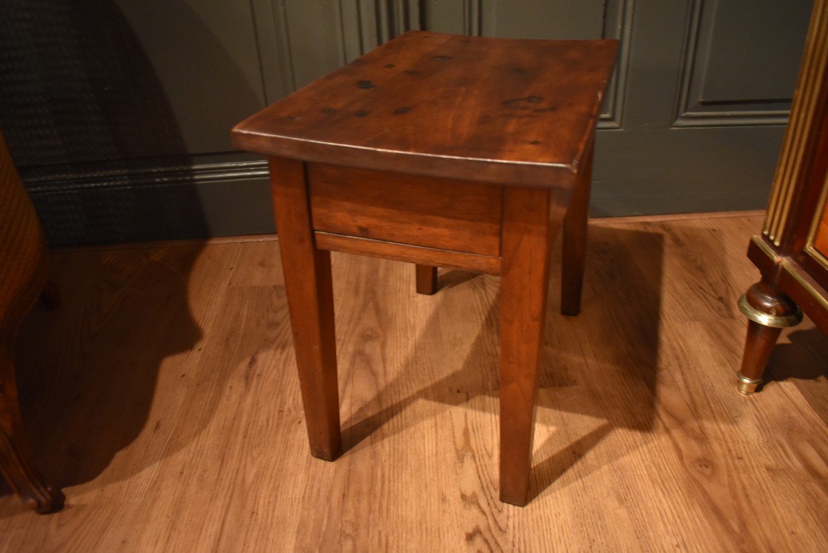 Small Side Table-photo-3