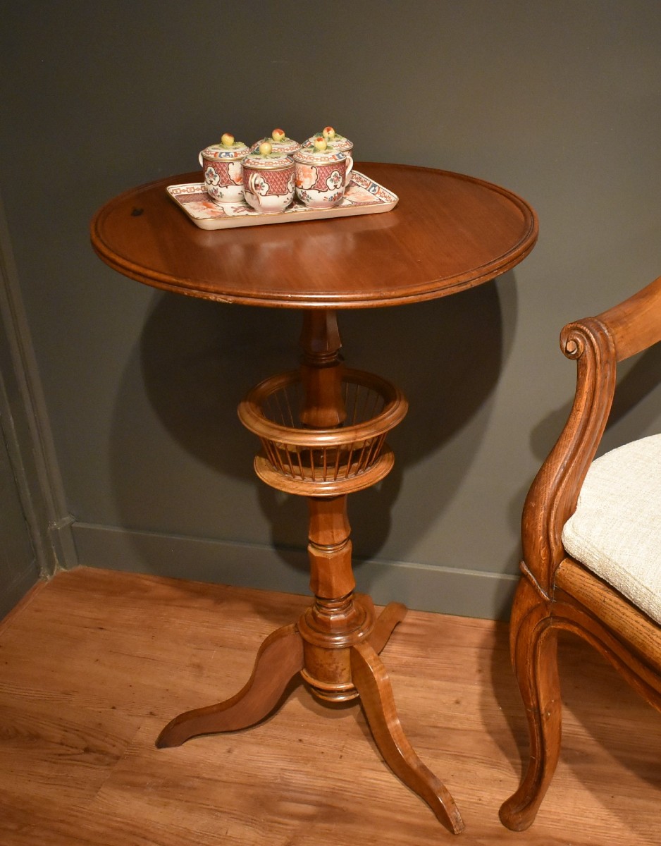 Round Walnut Pedestal Table-photo-2