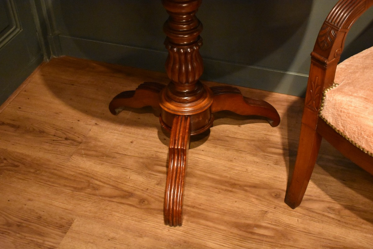 Round Mahogany Pedestal Table-photo-6