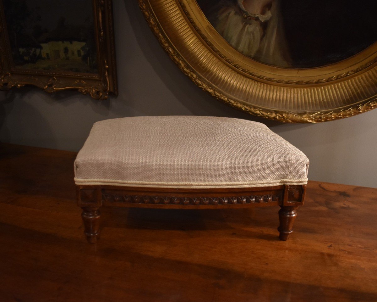 Walnut Feet Stool