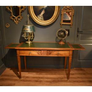 Bureau Plat De Style Louis XVI En Noyer