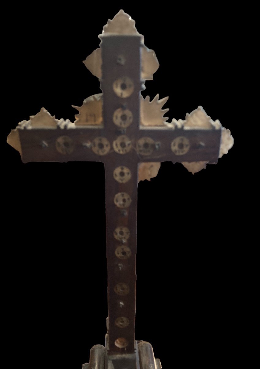 Olive Wood And Mother Of Pearl Altar Crucifix, 18th Century-photo-2