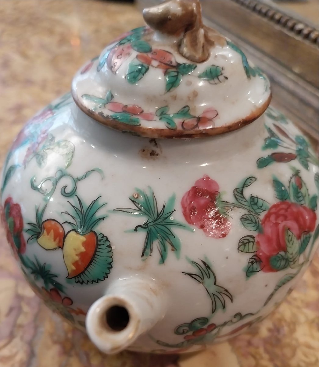 Canton Porcelain Teapot, 19th Century.-photo-3