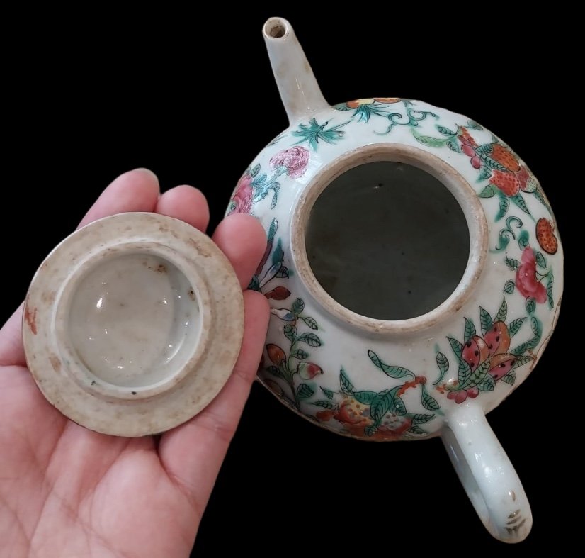 Canton Porcelain Teapot, 19th Century.-photo-6
