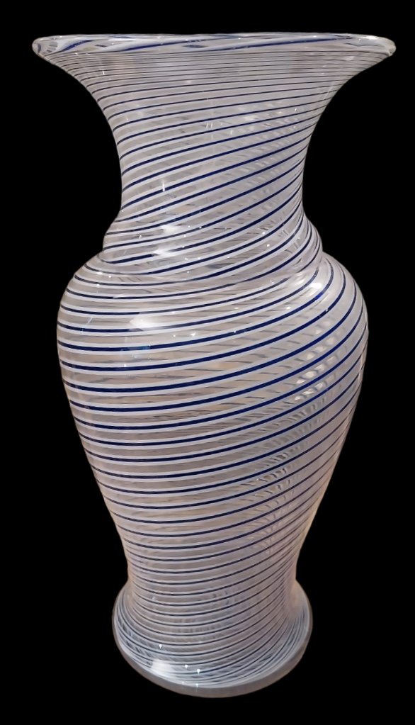 Clichy, Vase En Cristal Filigrané Blanc Bleu Spiralé , XIXe