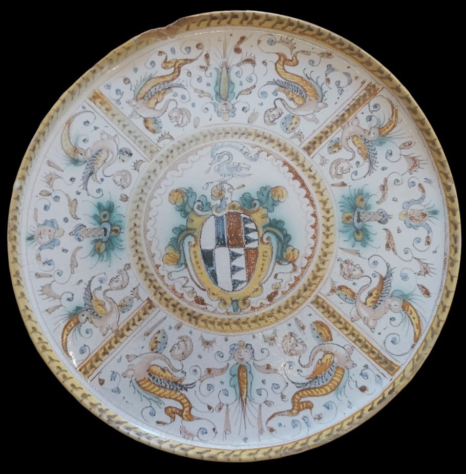 Deruta, Italy, 17th Century Earthenware Cup.