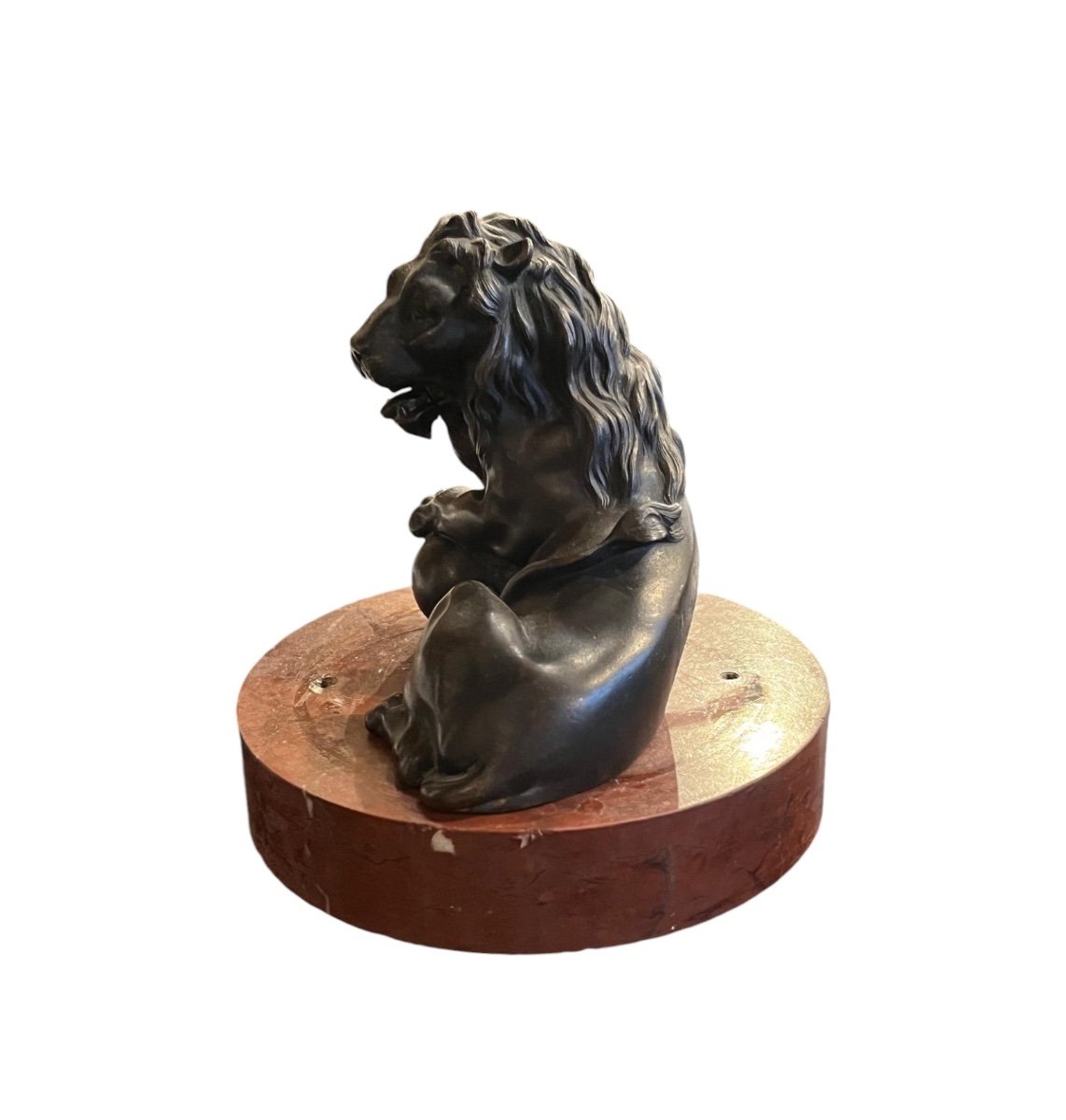 Lion en Bronze ayant la patte sur une Sphère-photo-4