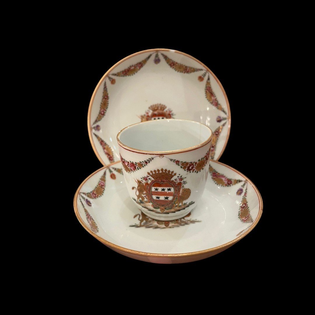 Ensemble Porcelaine, Compagnie Des Indes Aux Armes De La Famille Le Lou de la Biliais, XVIIIe