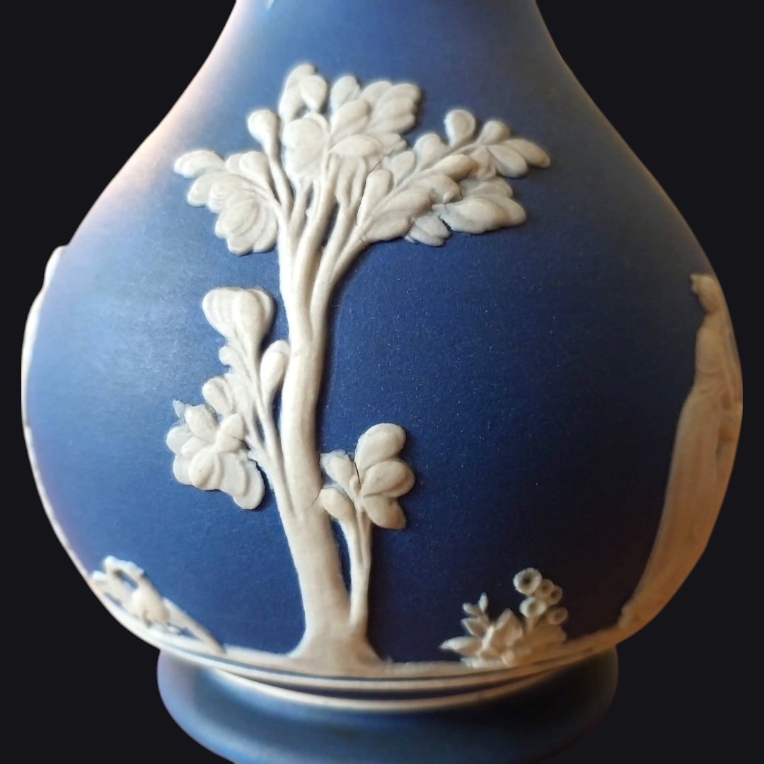 Pair Of Wedgwood Porcelain Vases, Late 19th Century-photo-1