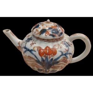 Imari Porcelain Teapot, 18th Century