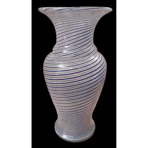 Clichy, Vase En Cristal Filigrané Blanc Bleu Spiralé , XIXe