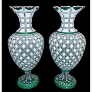 Paire De Vases En Cristal De Bohême Overlay, XIXe