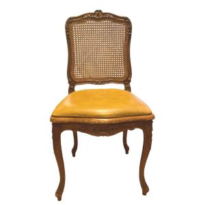 Ensemble De Quatre Chaises Cannées En Bois Motifs Rocailles De Style Louis XV