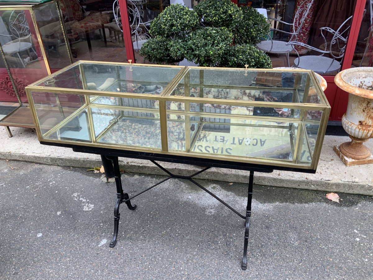 Vitrine Plate Sur Piètement 