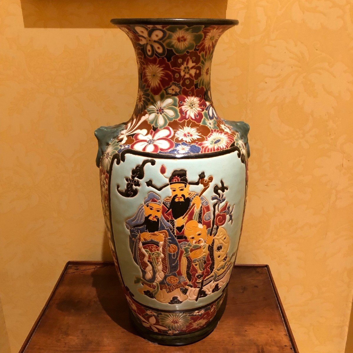 Large 19th Century Chinese Vase