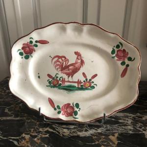 Dish "rooster At The Barrier" Faience Of Lunéville 18th Century