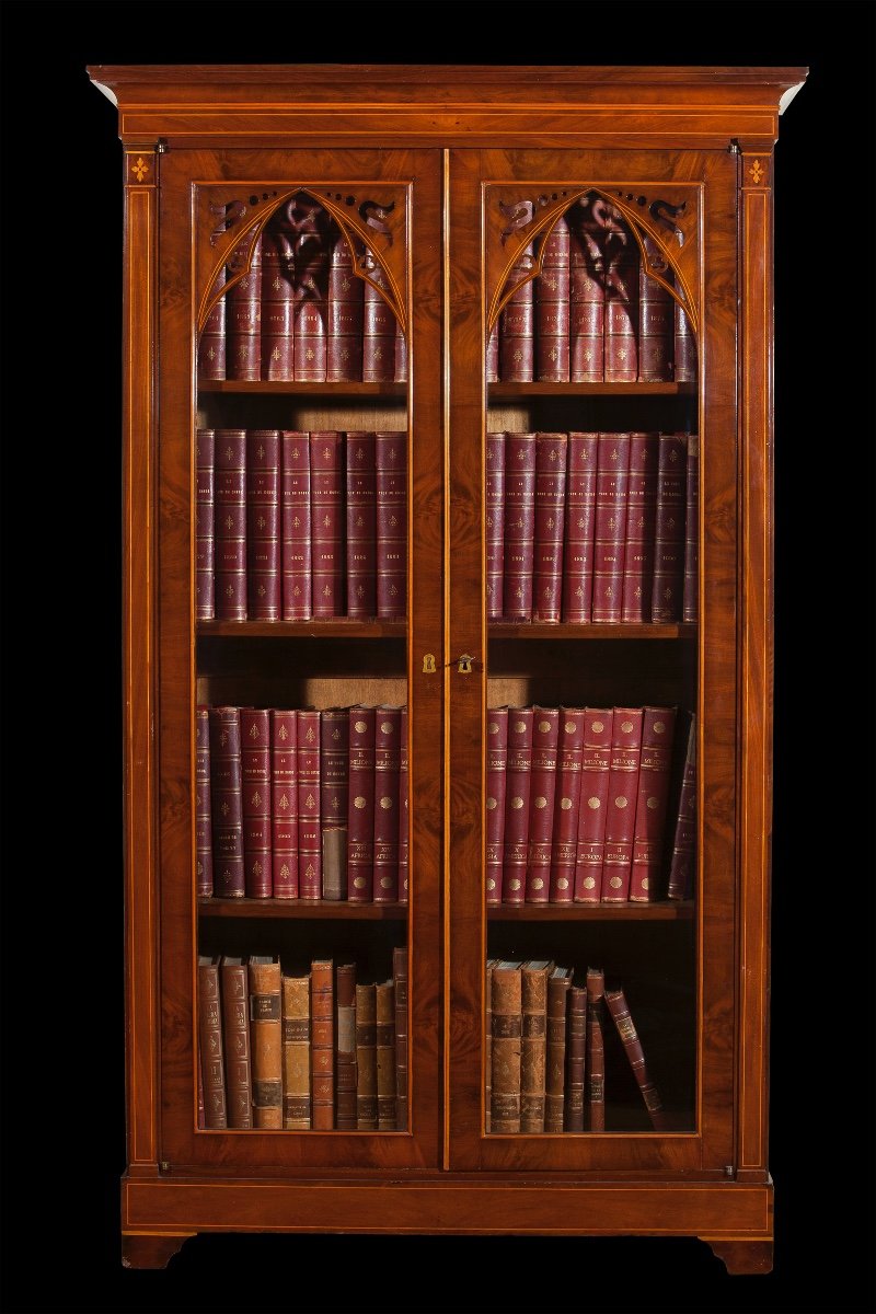 Elegant Pair Of Neo-gothic Bookcases In Mahogany