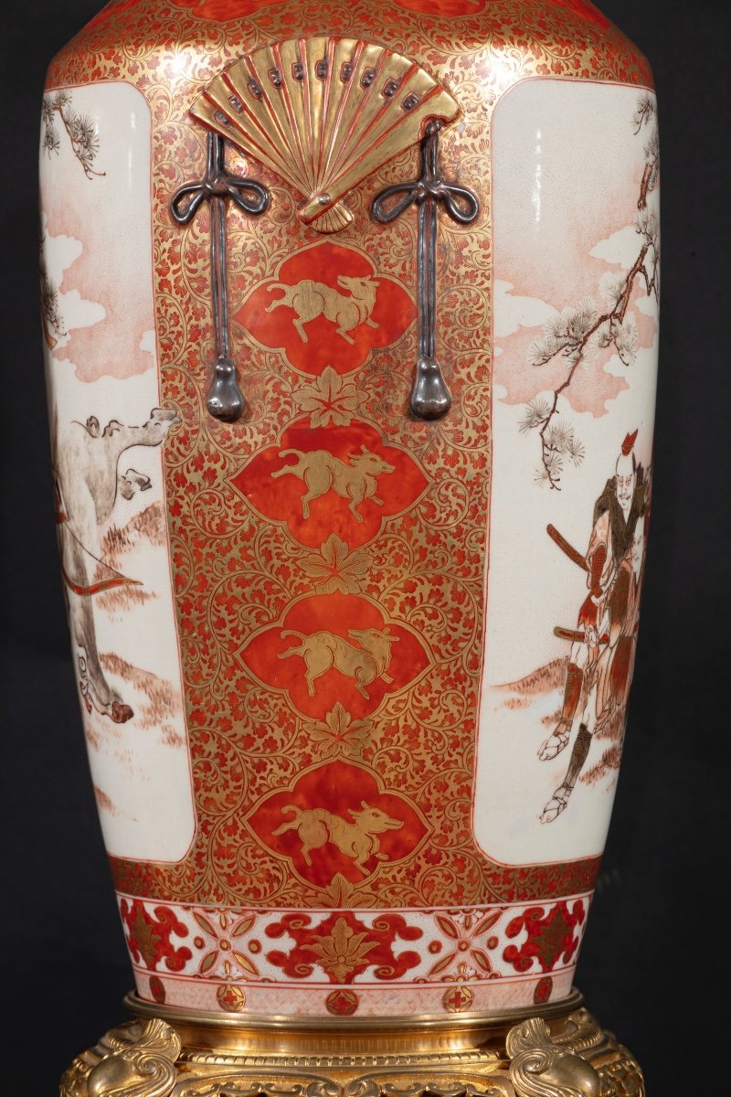 Pair Of Japanese Polychrome Porcelain Vases, Meiji Period-photo-2