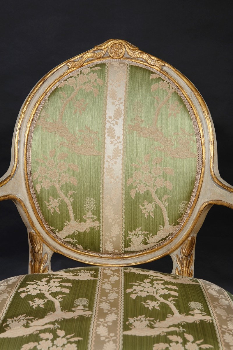 Louis XVI Lombard Salon Suite-photo-3