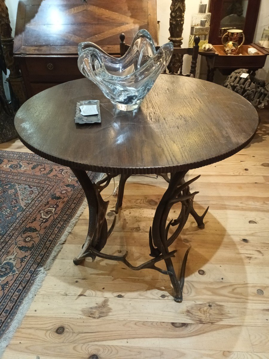 Foret Noire Table Ronde Pieds En Bois De Cerf