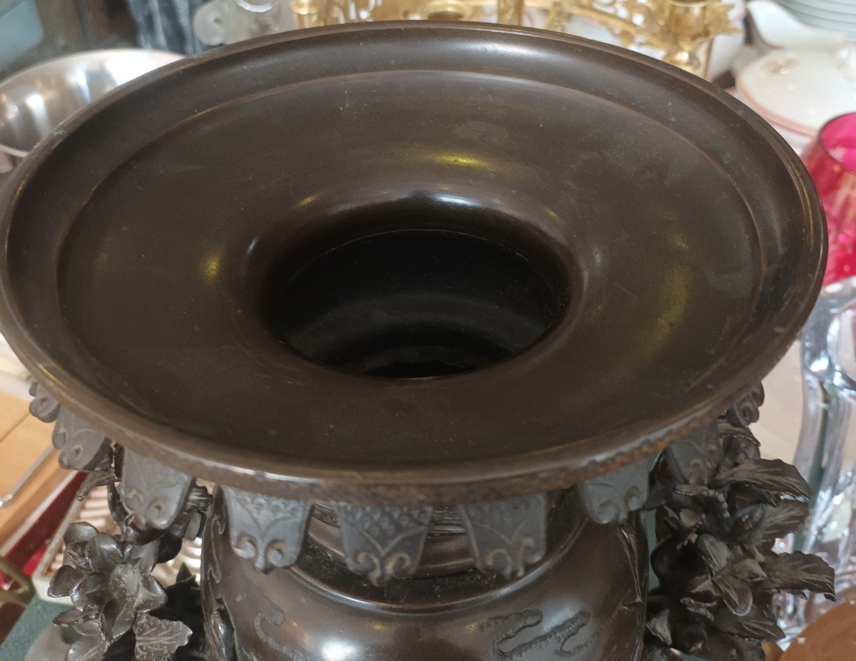 Indochine Vase En Bronze Patiné à Décor De Fleurs, Feuillage Et Oiseaux H.: 43.5 Cm-photo-5