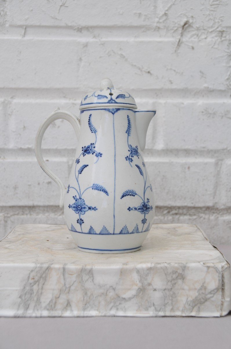 Piriform Teapot In Tournai Porcelain With Onion Decor-photo-4