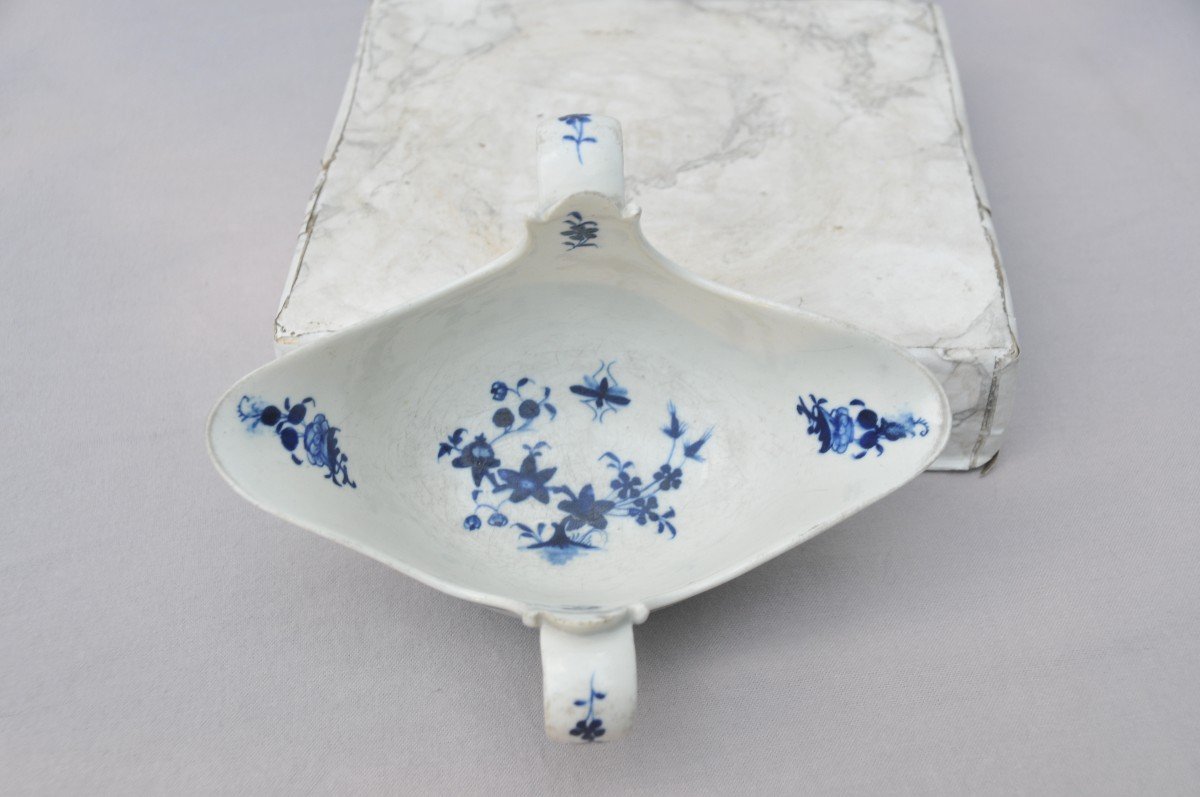 Tournai Porcelain Sauceboat Fly Decor-photo-3