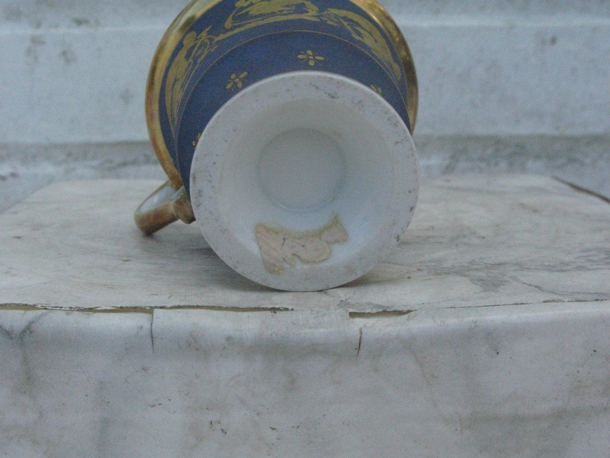 Tasse à l'étrusque En Porcelaine De Paris -photo-2